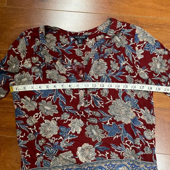Lucky Brand Floral Damask Burgundy Wine V Neck 3/4 Sleeve Lightweight Blouse XS - Picture 7 of 10